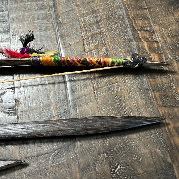 Vintage Venezuelan Yanomami Indian Bow & Arrow, Knife, Spear and Quiver - Picture 5 of 10